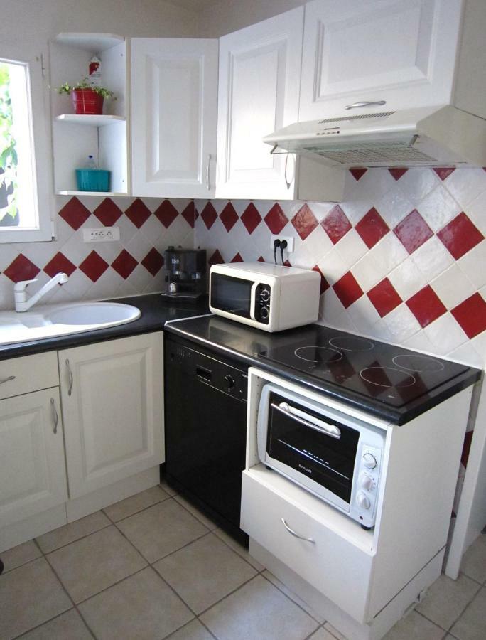 Maison De Charme A La Rochelle Croix-Chapeau Luaran gambar