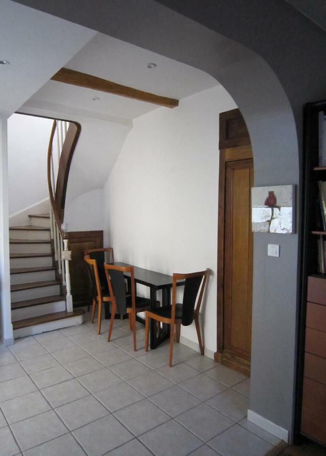 Maison De Charme A La Rochelle Croix-Chapeau Luaran gambar