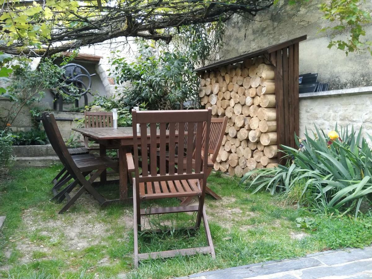 Maison De Charme A La Rochelle Croix-Chapeau Luaran gambar